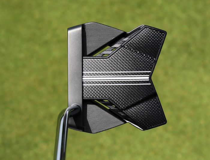 写真は『3D PRINTED PUTTER』シリーズの『AGERA』。中央の太いラインが特徴的だ