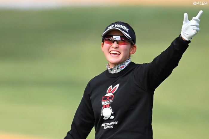 岩井明愛プロスタジオアリスサイン入りキャップ 岩井明愛プロスタジオアリスサイン入りキャップ 岩井姉妹 サイン付