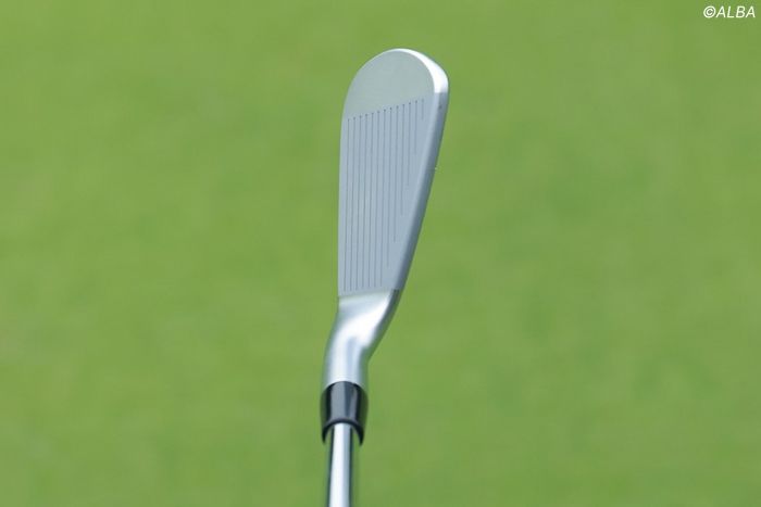 写真] ”クラブ契約フリー女子”稲見萌寧の今季使用のアイアンは、地