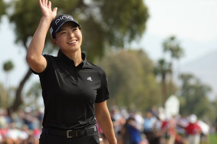 渋野日向子はホールアウト後にこの笑顔