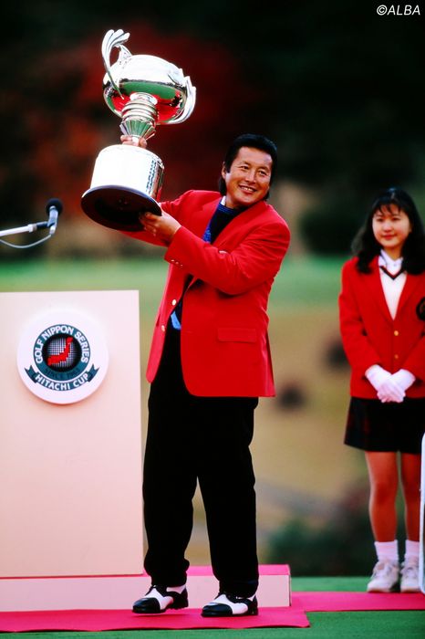 写真] ジャンボ尾崎を写真で振り返る 国内男子ゴルフ JGTOツアー の