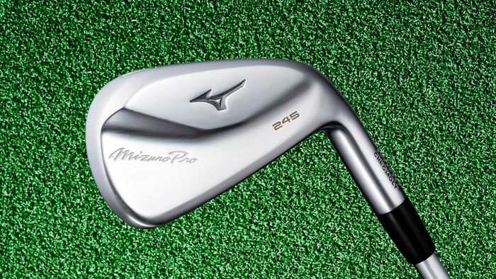 マッスルバックのような見た目だが、実は飛距離性能に特化した激飛びアイアンだ