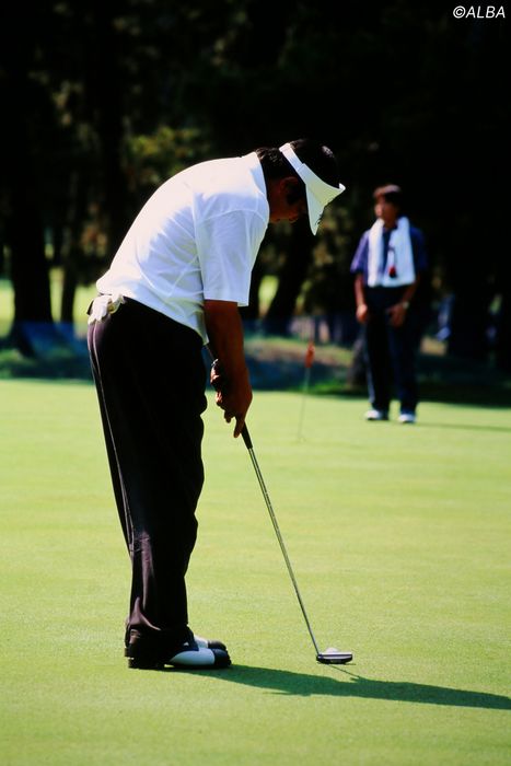 写真] 「90年代は神業の領域でした」ジャンボ尾崎のパッティングは何が