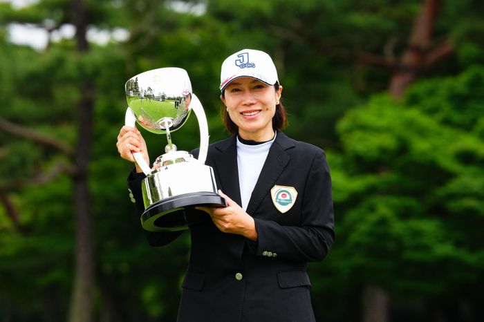 李知姫が日本女子シニアオープン制覇 初代覇者・不動裕理は3位