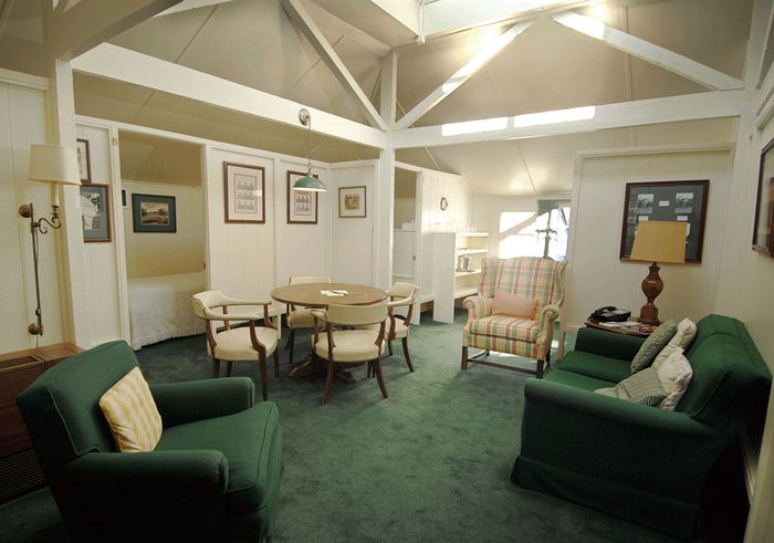 オーガスタナショナルの屋根裏部屋の内装もマスターズカラー