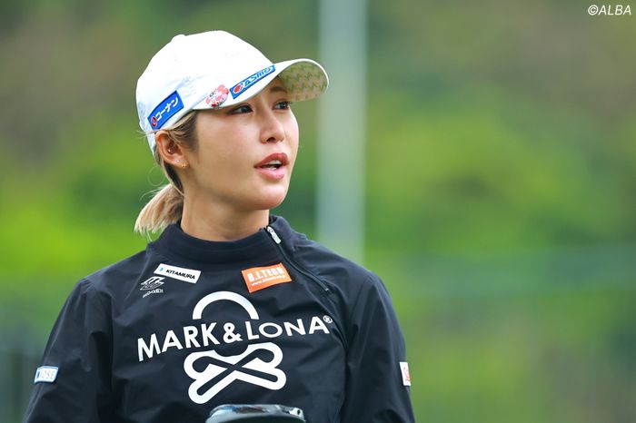 金田久美子が今季をともに戦う新しいキャディバッグをお披露目