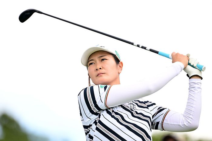 写真] 原英莉花と神谷そらが愛用する2022年発売の初代『APEX UW』は何