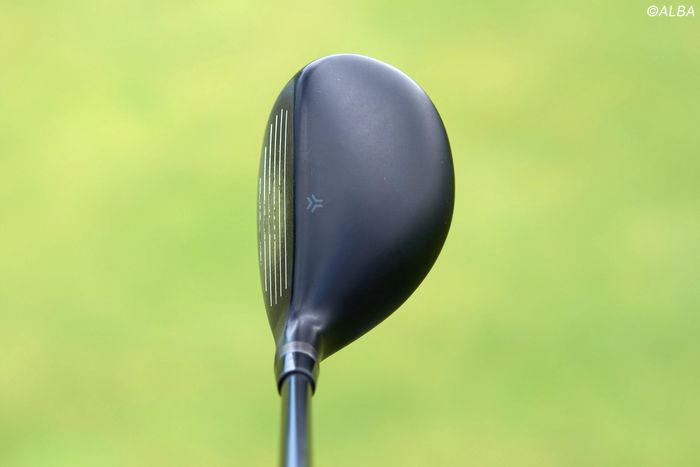 写真] 原英莉花と神谷そらが愛用する2022年発売の初代『APEX UW』は何