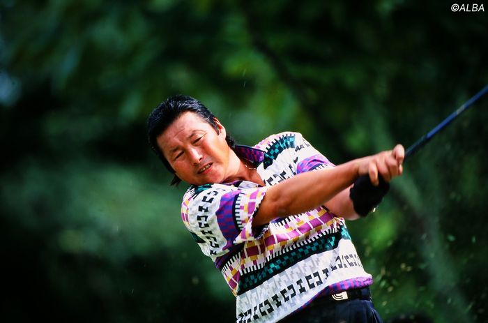 令和でも参考になるジャンボ尾崎の飛ばしテク！ 左手で“押し込む”動き