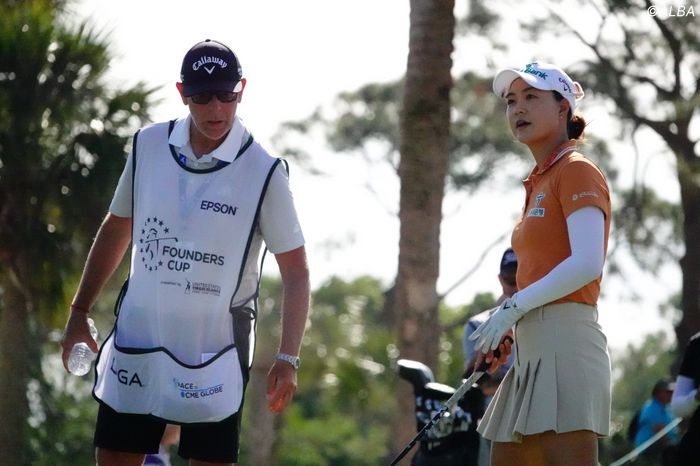 ★2025 LPGA ファウンダーズカップ 日本人選手12名サイン入りフラッグ 手束雅(ROOKIE)】エポック 2025 日本女子プロゴルフ協会