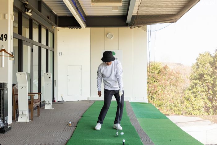 令和でも参考になるジャンボ尾崎の飛ばしテク！ 左手で“押し込む”動き