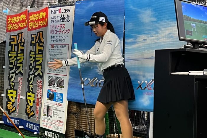 レッスン会では参加者へ丁寧にアドバイス