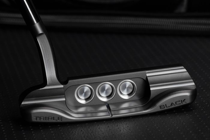 写真] 米国スコッティ・キャメロン、『B3 TRIPLE BLACK DESIGN LTD