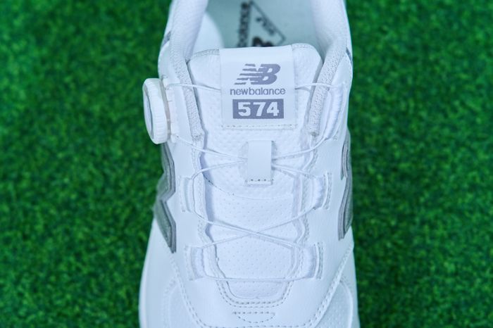 New Balance ゴルフシューズ Boaシステム ホワイト ニューバランス ゴルフから日本人の足にフィットする ゴルフシューズ