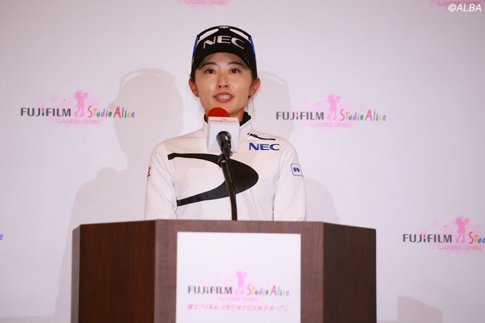 JLPGA 渋野日向子 直筆サイン入りスタジオアリスレディスオープン大会記念キャップ 新品 渋野日向子のサイン入りキャップ 143万円で落札 【国内女子