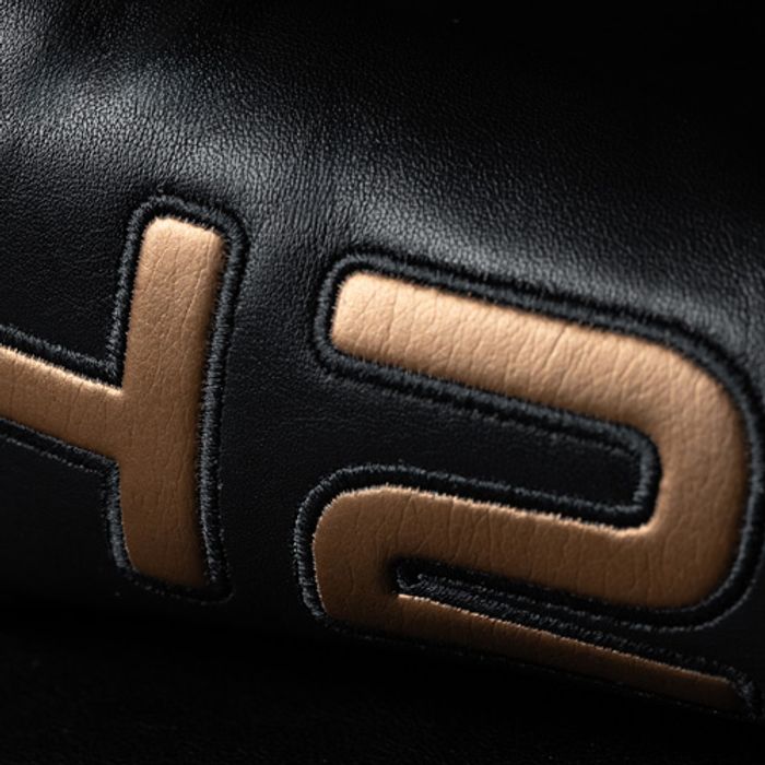 スコッティ・キャメロンの25年以上愛される素材を称えるホリデー