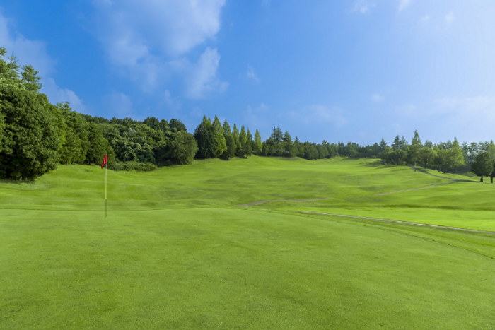 【UMKカントリークラブ】 無料プレーフィ券（1組4名） 1組4名様の無料プレー券プレゼント！【加茂カントリークラブ（京都府