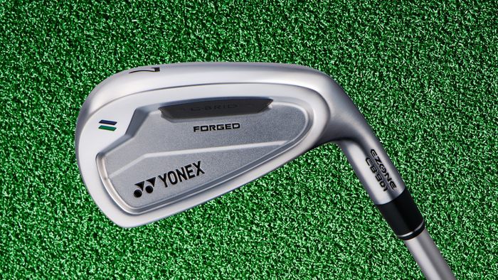 契約プロの岩井明愛、千怜が使用するなど、今最も注目度の高い軟鉄鍛造アイアンのひとつだ