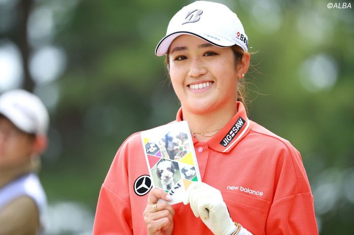 稲見萌寧 選手 サイン入り帽子