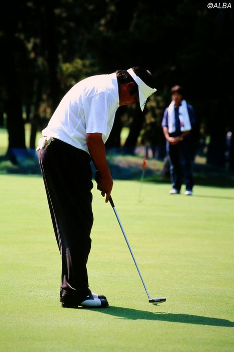 写真] 「90年代は神業の領域でした」ジャンボ尾崎のパッティングは何が