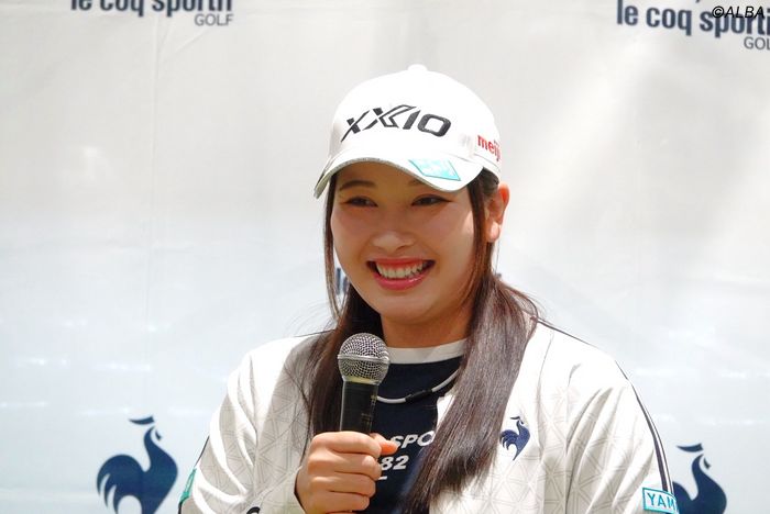 小祝さくらが手首の手術後、初めて公の場に登場「たくさん集まって