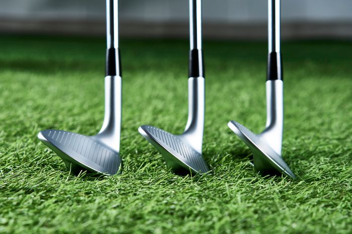 飛距離の階段ができて、アプローチの打ち分けもやさしくなる。スコアアップを目指すなら使わない手はない