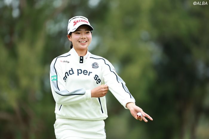 19歳・菅楓華が初優勝に王手 岩井千怜2位、桑木志帆ら3位 - ゴルフ総合