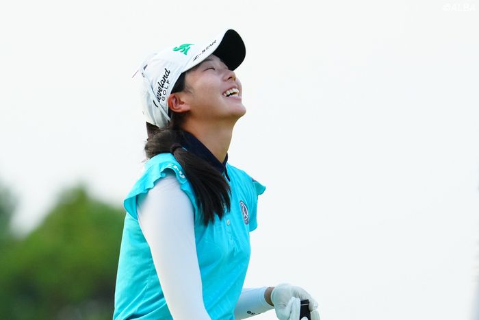 w*m様 菅楓華　女子プロゴルフ　JLPGA 直筆サインボール　アースモンダミン 女子ゴルフ】菅楓華 大会記録64で60位→6位「チャンスを