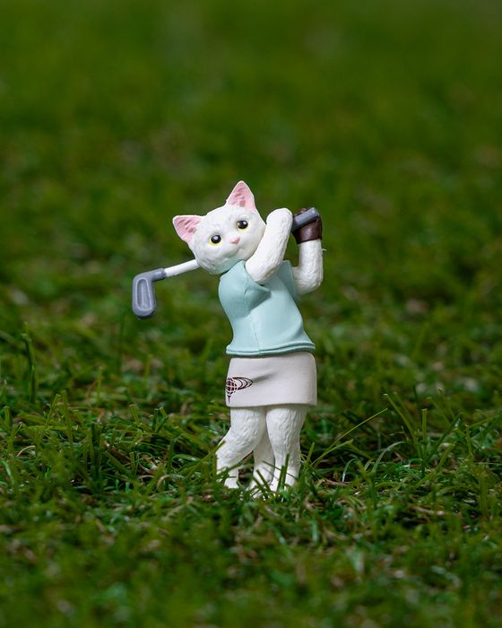 写真] まるでタイガー・ウッズ⁉ 「BEAMS GOLF」のウェアを着た動物たち