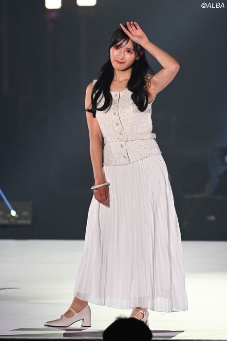 写真] 臼井麗香が“関コレ”でランウェイデビュー 女子プロ初のモデル