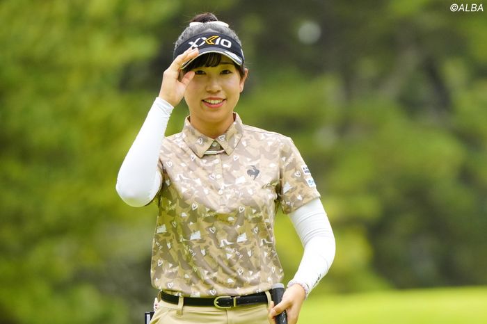 トーナメント会場でお祭り気分!? ホステスプロの菅沼菜々が主催企業に