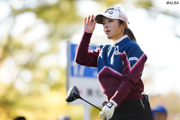佐久間朱莉がまさかのダボ2つで首位陥落 女王戴冠に花を添える5勝目へ