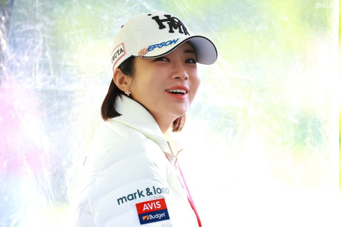 元賞金女王のイ・ボミがデジタルアートの世界に没入 「ひかりといろの