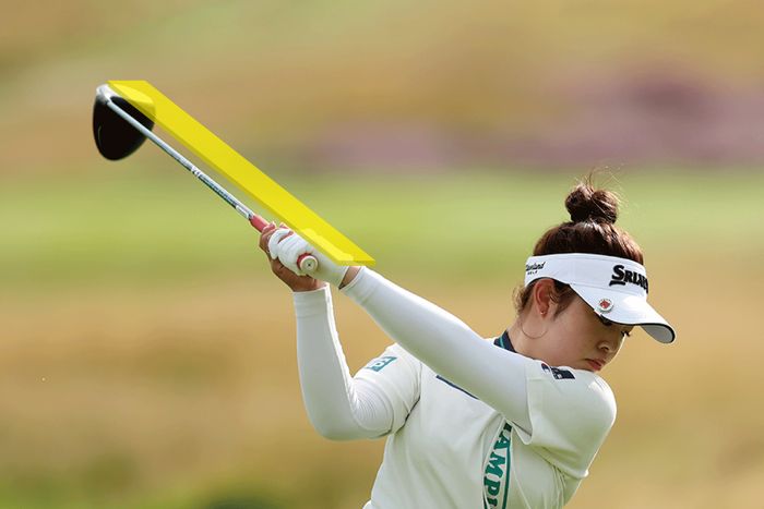 トップで左手首が一直線! これが絶対曲がらない形