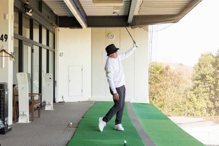 令和でも参考になるジャンボ尾崎の飛ばしテク！ 左手で“押し込む”動き