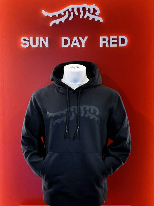 写真] タイガーが公開した『Sun Day Red』の動画がカッコ良すぎ