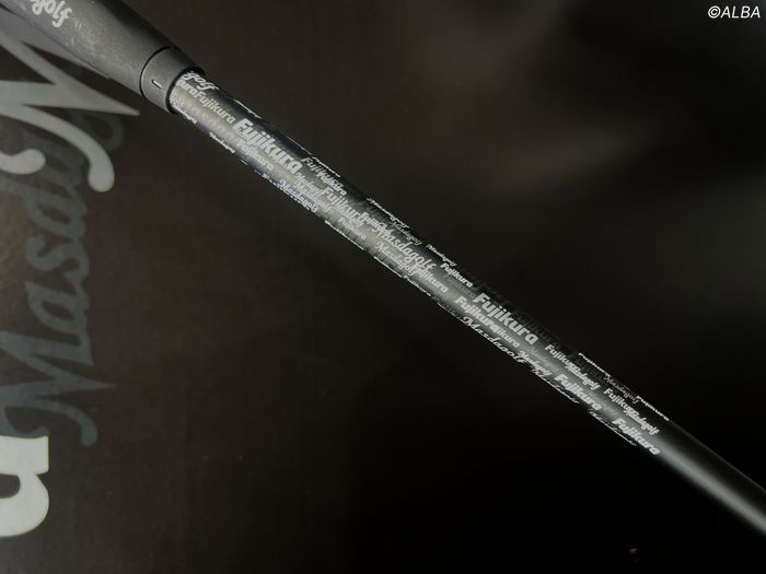 写真] マスダゴルフとフジクラのコラボが実現 JGFで“漆黒”パターを発表