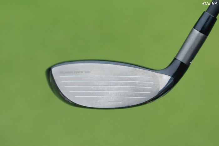 写真] 原英莉花と神谷そらが愛用する2022年発売の初代『APEX UW』は何