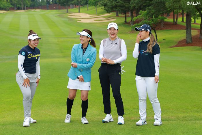 写真] 2023年 宮里藍 サントリーレディス ウェアに注目？ 渋野日向子が