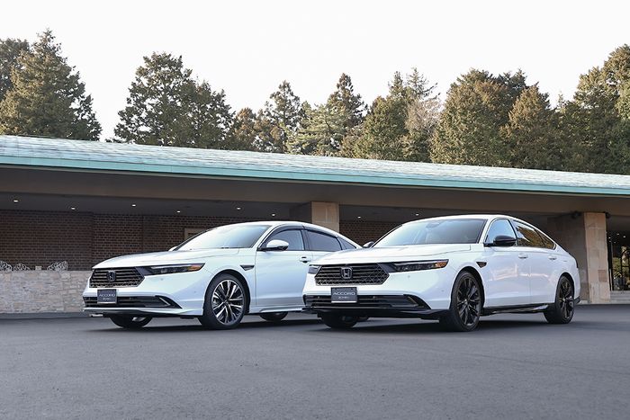 左がツーリングラインで、右がスポーツライン。どちらもノーマルとはまた違った印象を楽しめる