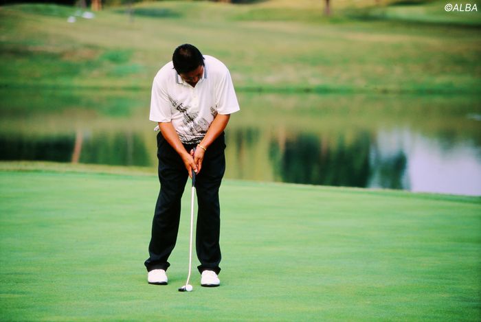 写真] 「90年代は神業の領域でした」ジャンボ尾崎のパッティングは何が