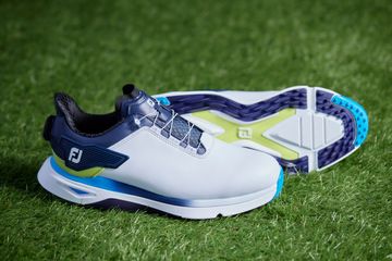 ブルーとライムグリーンの差し色を効かせた〈PRO/SLX〉