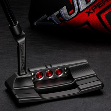 米国スコッティ・キャメロン、スティールグレーの『Studio Xperimental