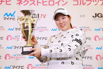 青木香奈子　サクラ 青木香奈子 サクラ 青木香奈子がツアー初優勝 脇元華の妹・桜は2位