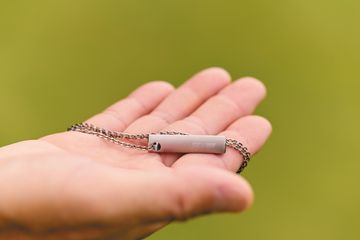 高強度チタンを採用した『SEV シーカー モデル SSS ネックレス』は