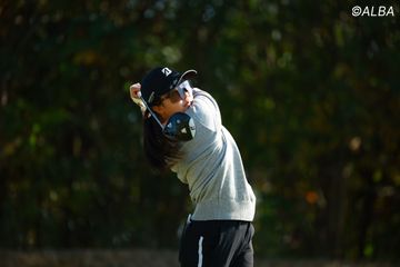 18歳の伊藤愛華が単独トップに立っている