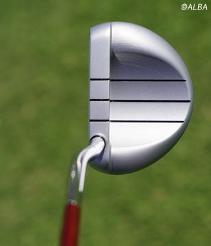 西郷真央、河本結らが今季使用していたオデッセイの古いパターとは