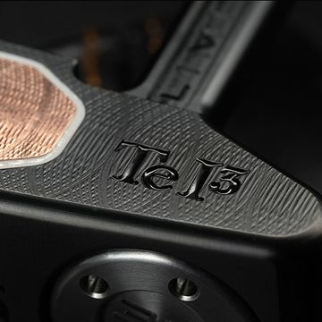 スコッティ・キャメロンの25年以上愛される素材を称えるホリデー