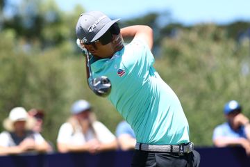 アダム・スコットのキャップに異変。「タイトリスト」ロゴはどこへ