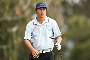 写真] ジャンボ尾崎が監修！ オリジナル練習器具“MANBURI”って？ 国内